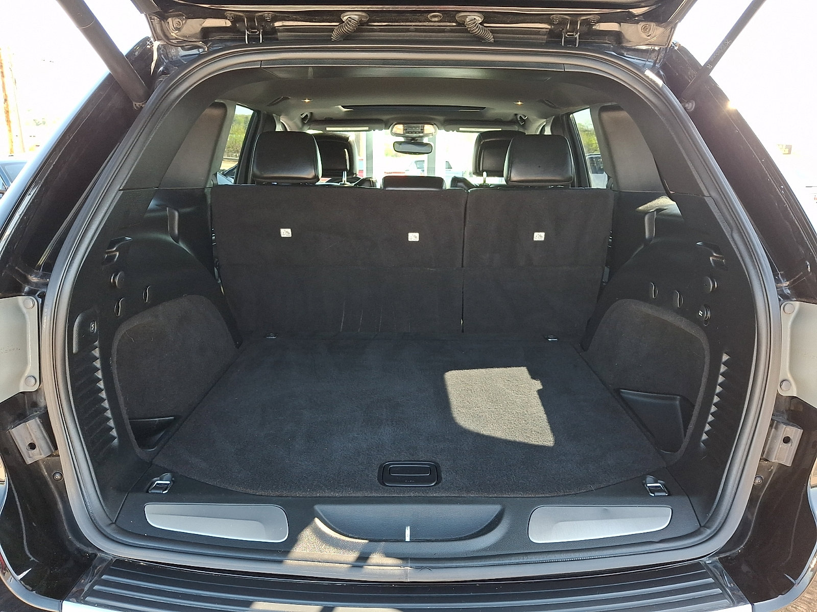 Used 2018 Jeep Grand Cherokee Limited AWD/4WD image 32