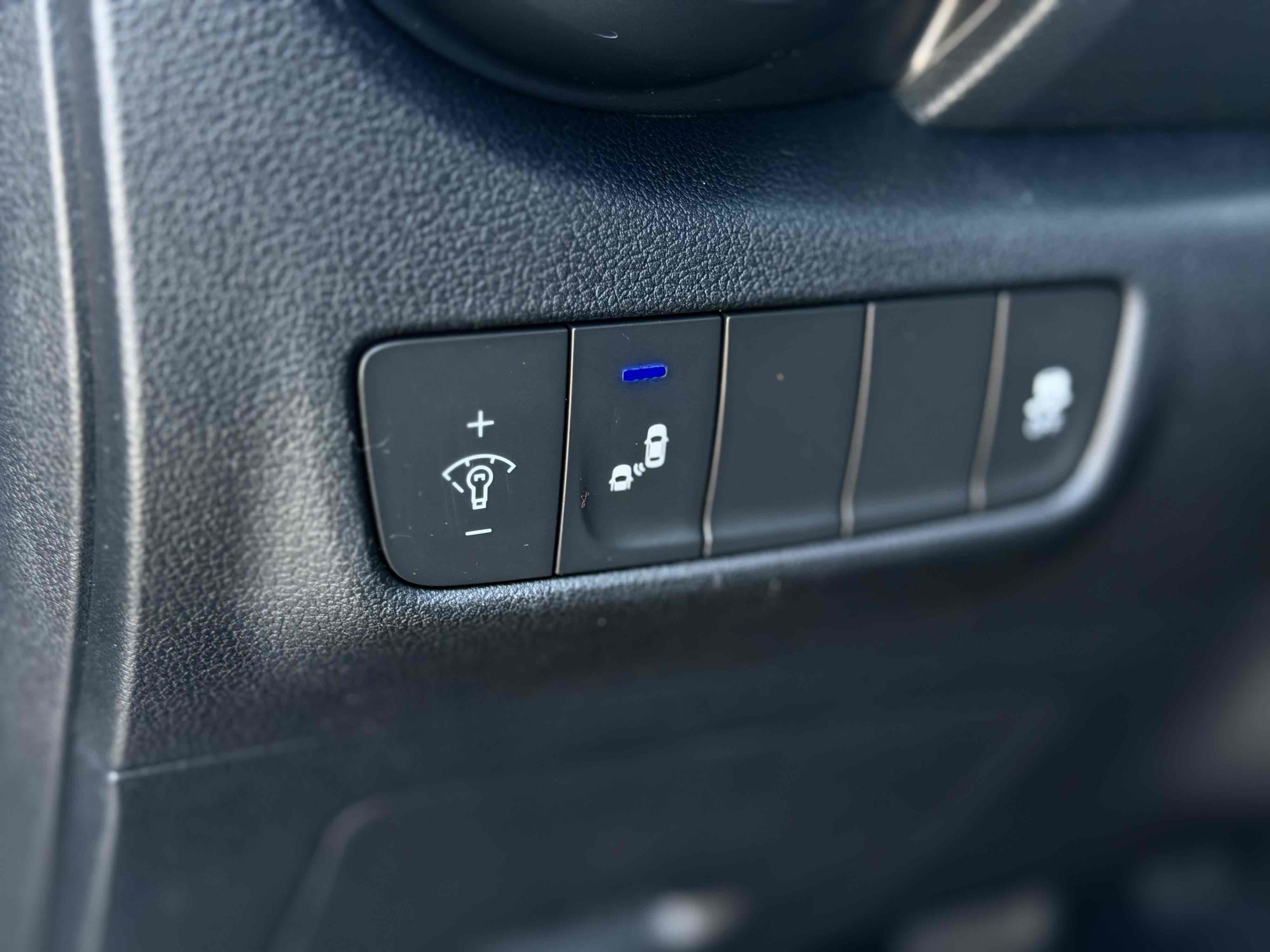 Used 2018 Hyundai Kona SEL FWD image 26