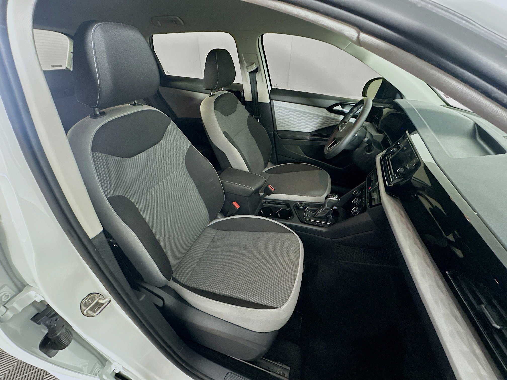 Used 2024 Volkswagen Taos S image 29