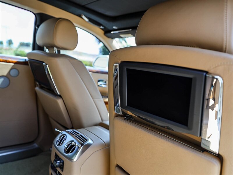 Used 2012 Rolls-Royce Ghost Extended Wheelbase RWD image 24