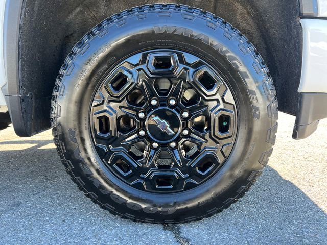 Used 2023 Chevrolet Silverado 2500 LTZ w/ LTZ Plus Package image 13