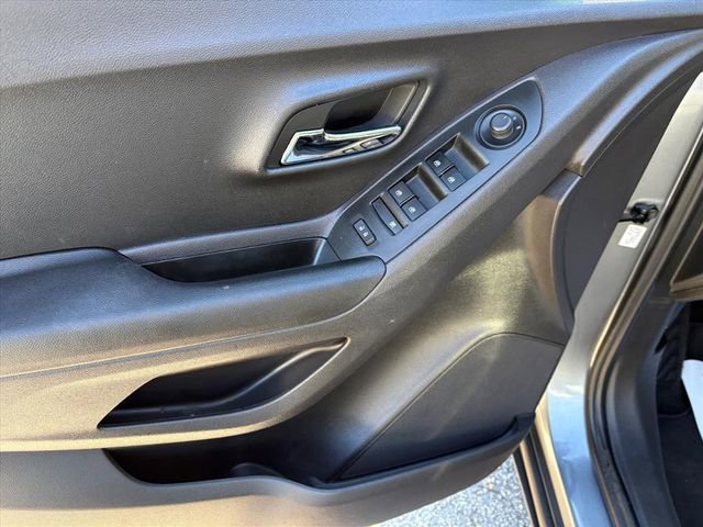 Used 2020 Chevrolet Trax LT image 19