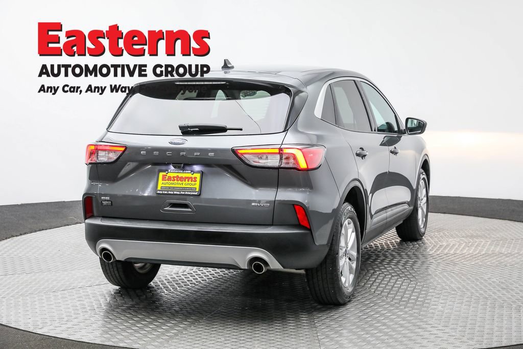 Used 2022 Ford Escape SE w/ Cold Weather Package image 5