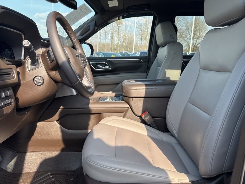 Used 2023 Chevrolet Suburban Z71 w/ Luxury Package image 9