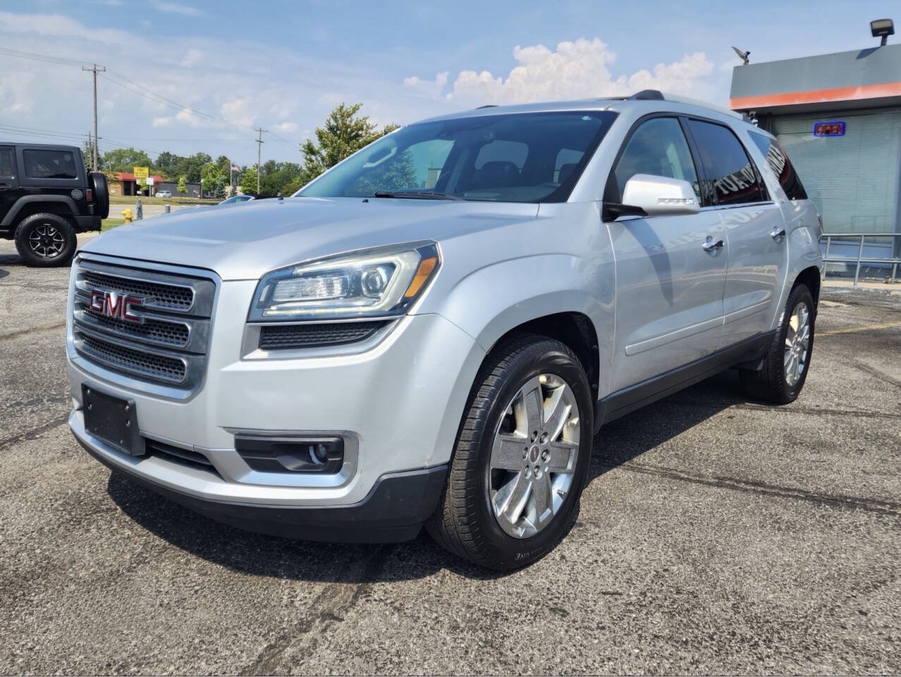 Used 2017 GMC Acadia Limited SLT AWD/4WD image 2