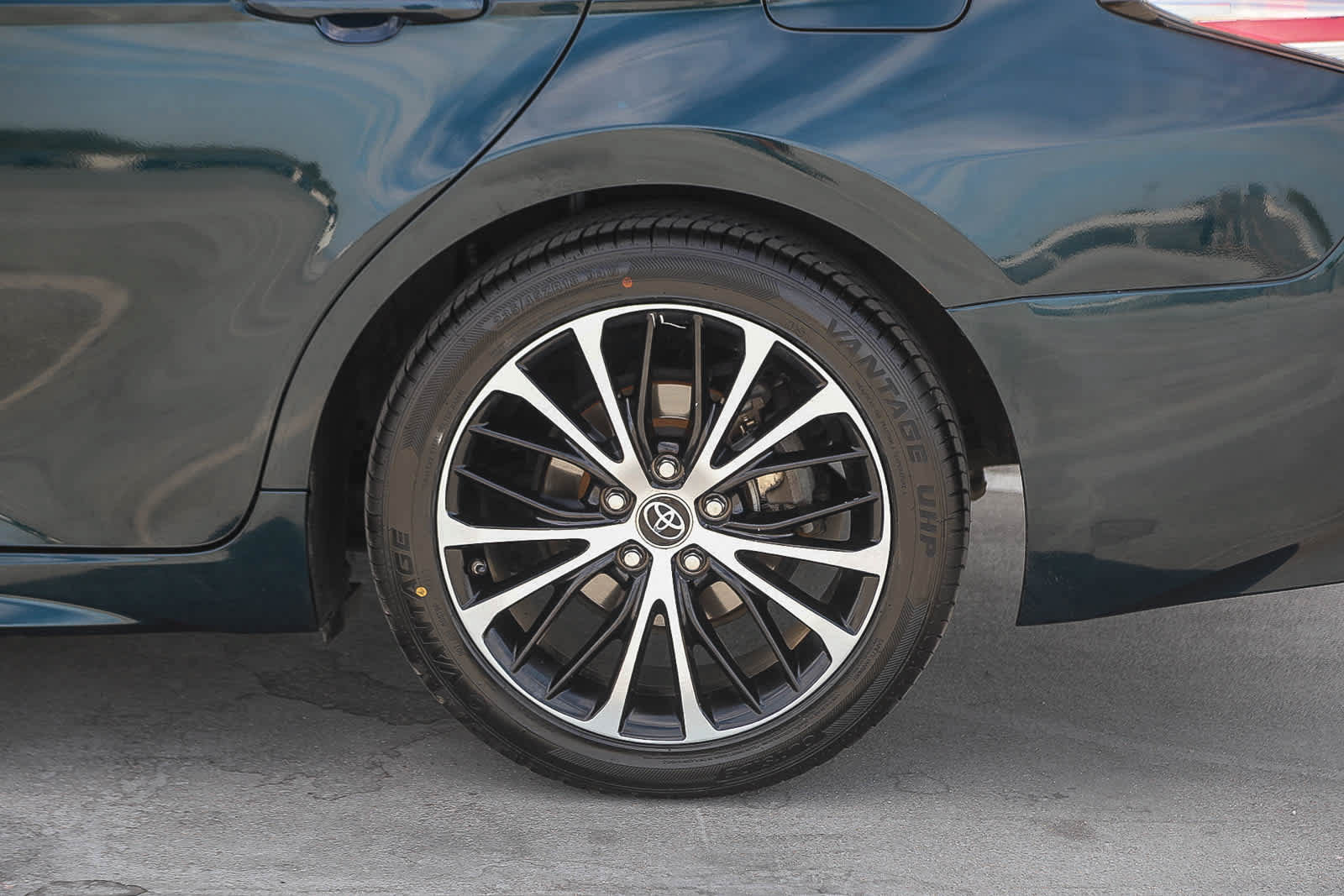 Used 2019 Toyota Camry SE w/ Audio Package FWD image 10