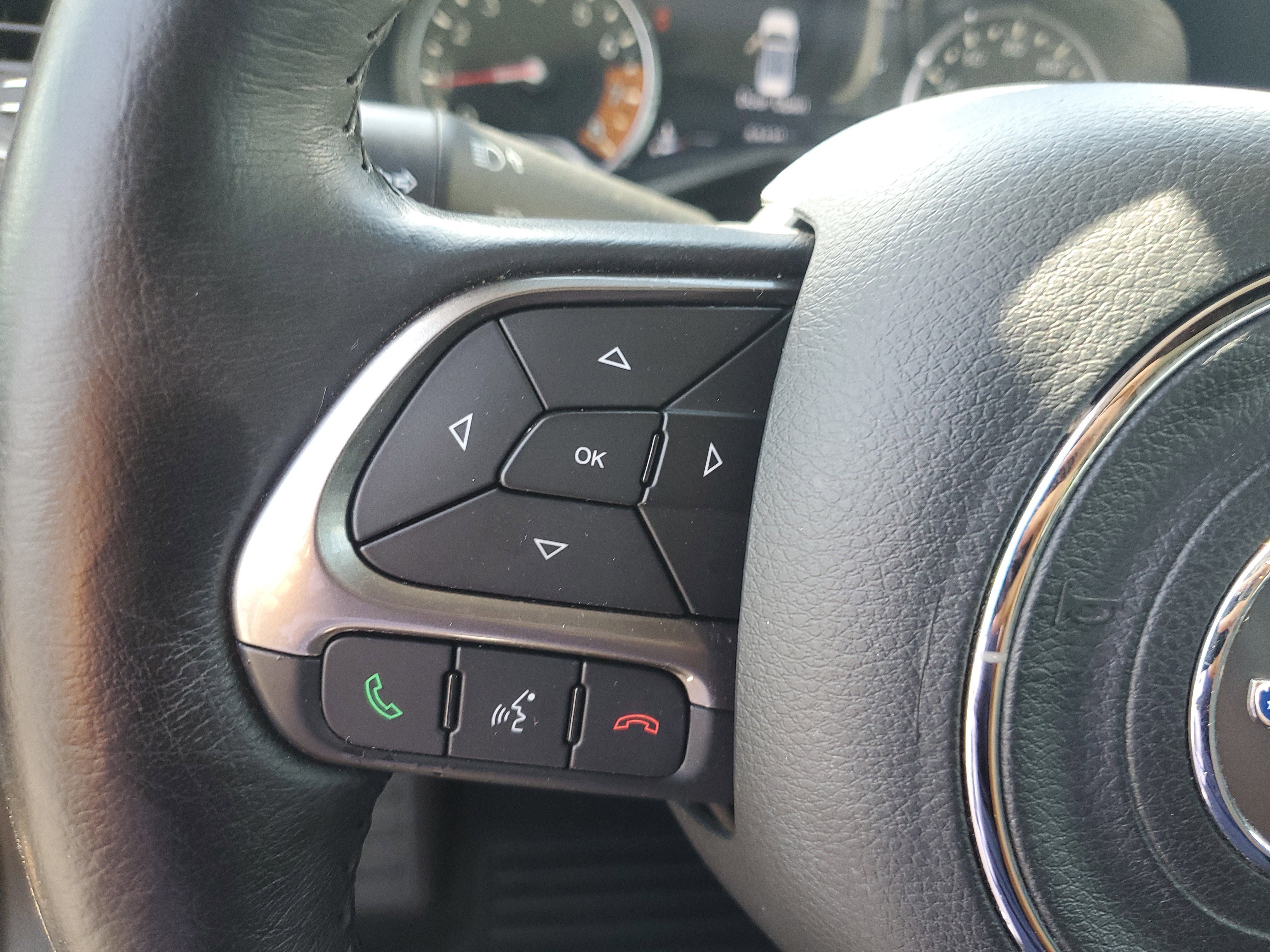 Used 2020 Jeep Renegade Limited w/ UConnect 8.4 Nav Group AWD/4WD image 16