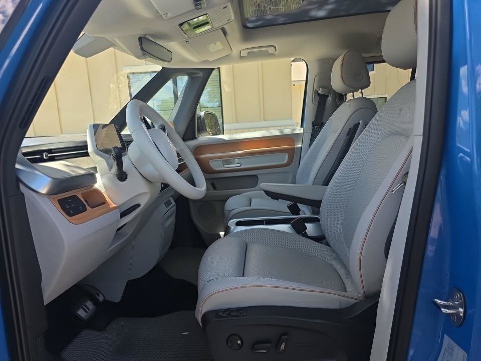 Certified 2025 Volkswagen ID. Buzz 1st Edition AWD/4WD image 3