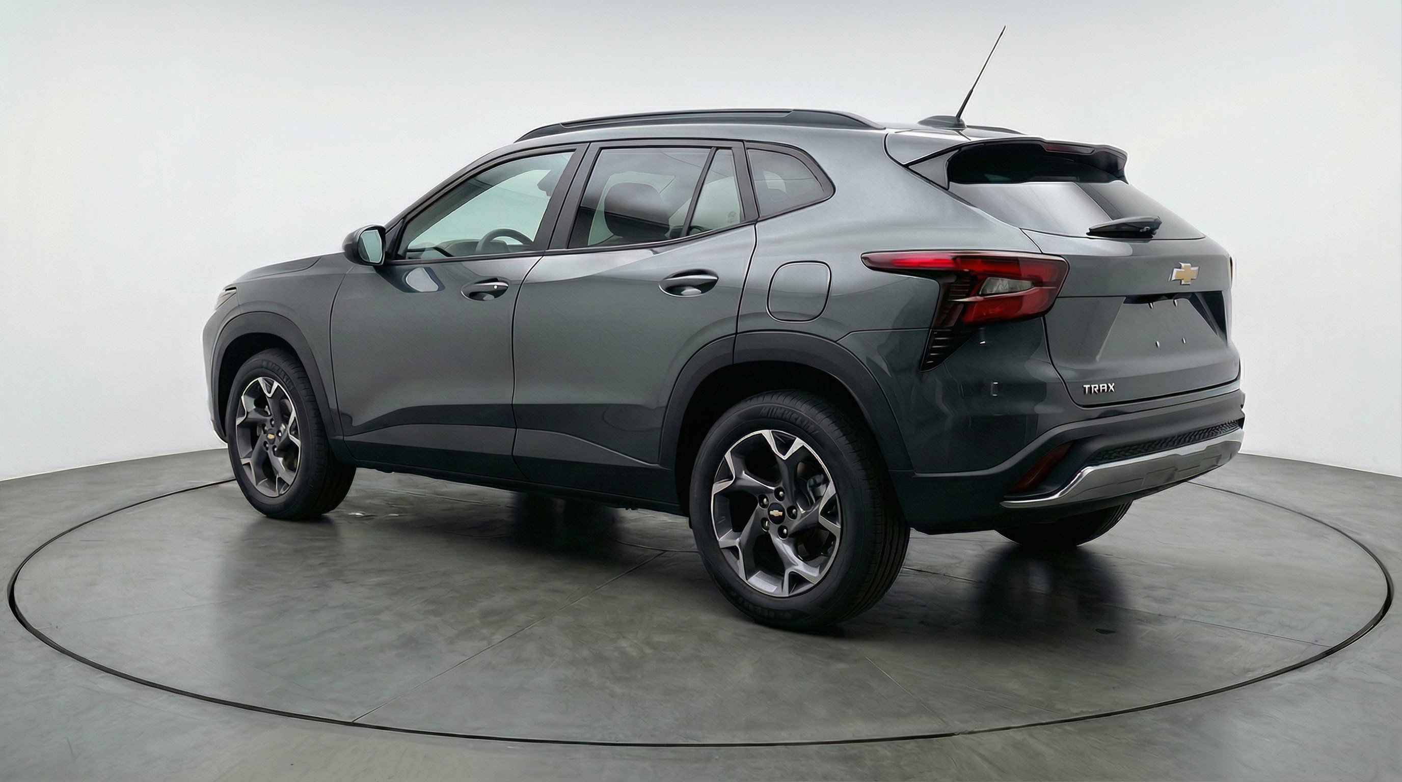 Used 2025 Chevrolet Trax LT image 6