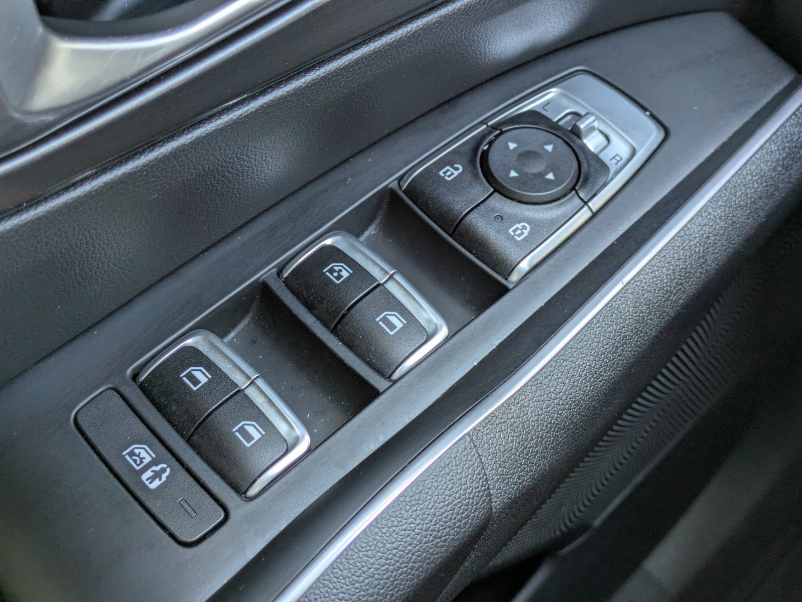 Certified 2023 Kia Sorento S FWD image 17