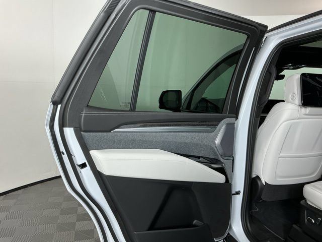 Used 2026 Cadillac Escalade V AWD/4WD image 28