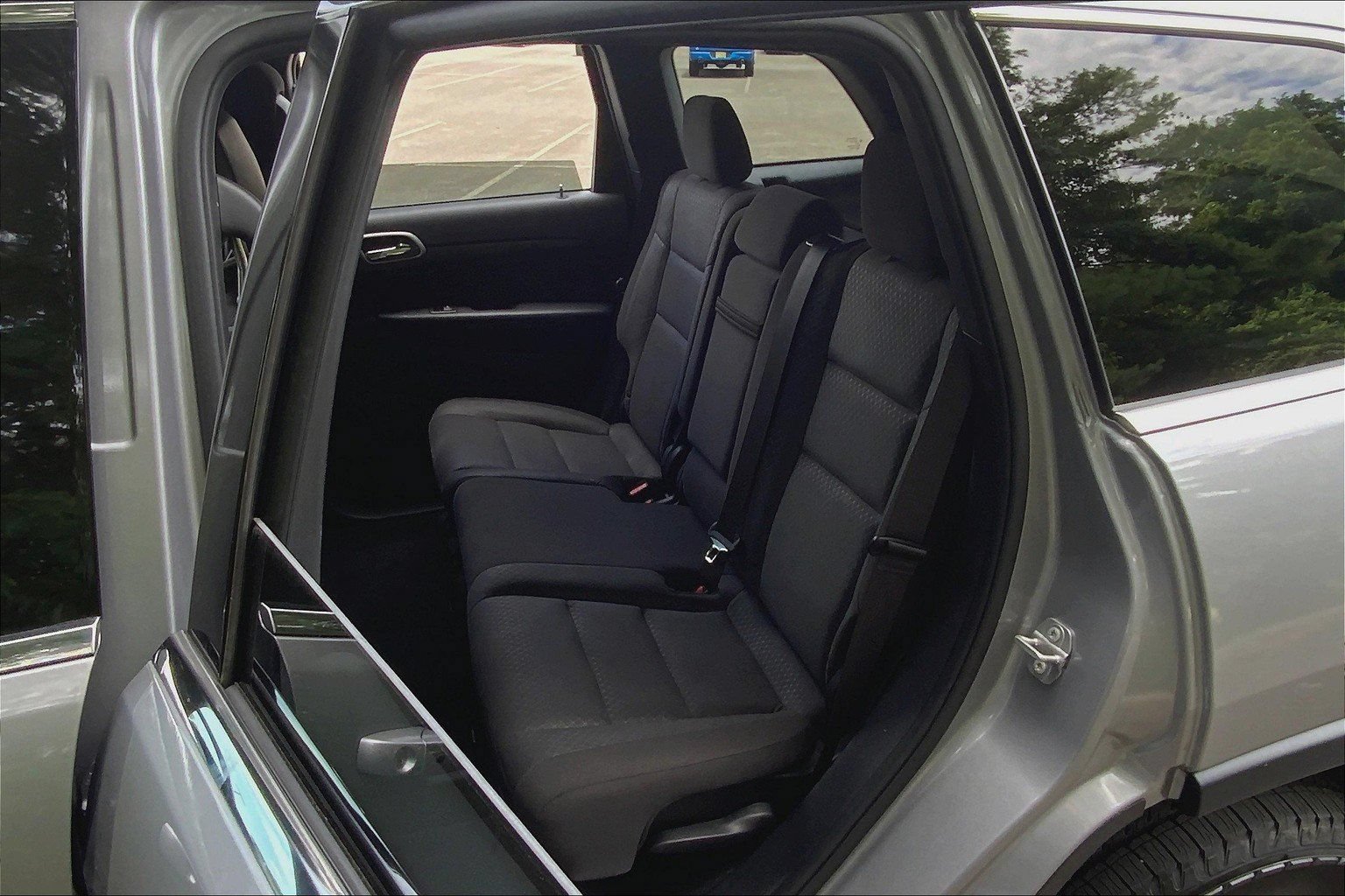 Used 2020 Jeep Grand Cherokee Laredo AWD/4WD image 17