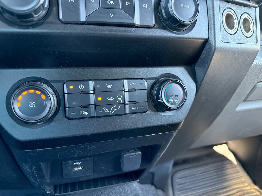 Used 2022 Ford F250 XL w/ Power Equipment Group AWD/4WD image 18