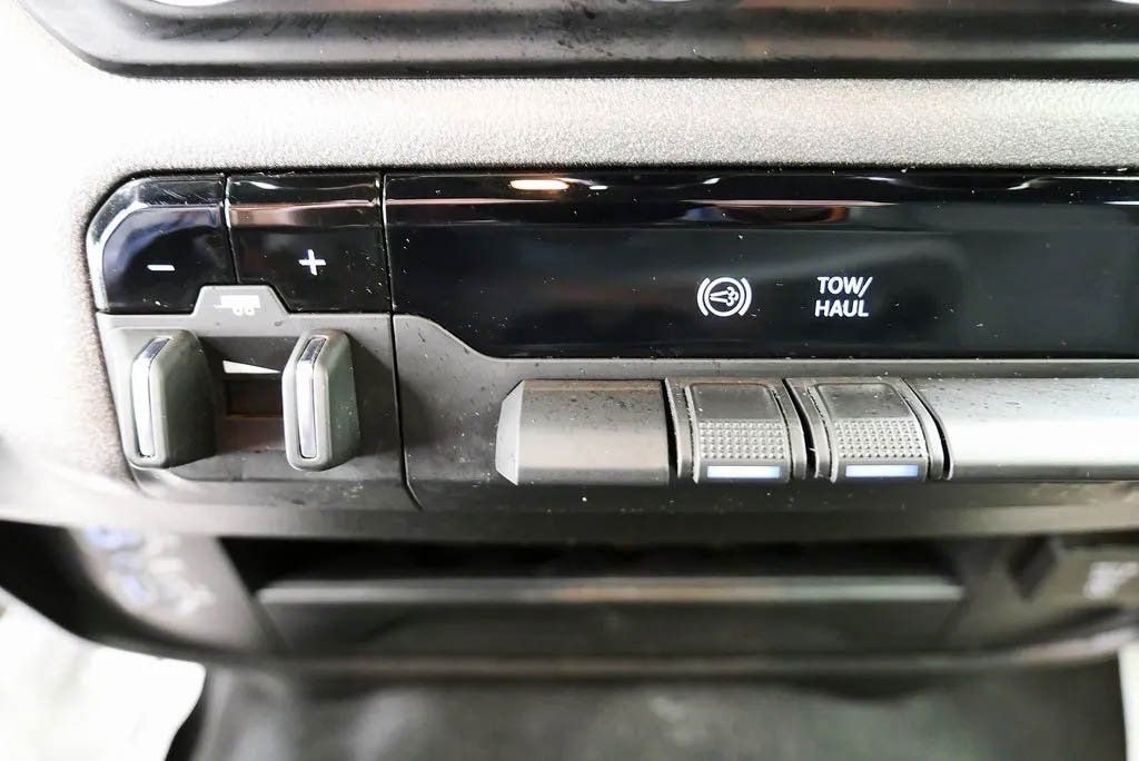 Used 2024 RAM 3500 Tradesman w/ Chrome Appearance Group image 29