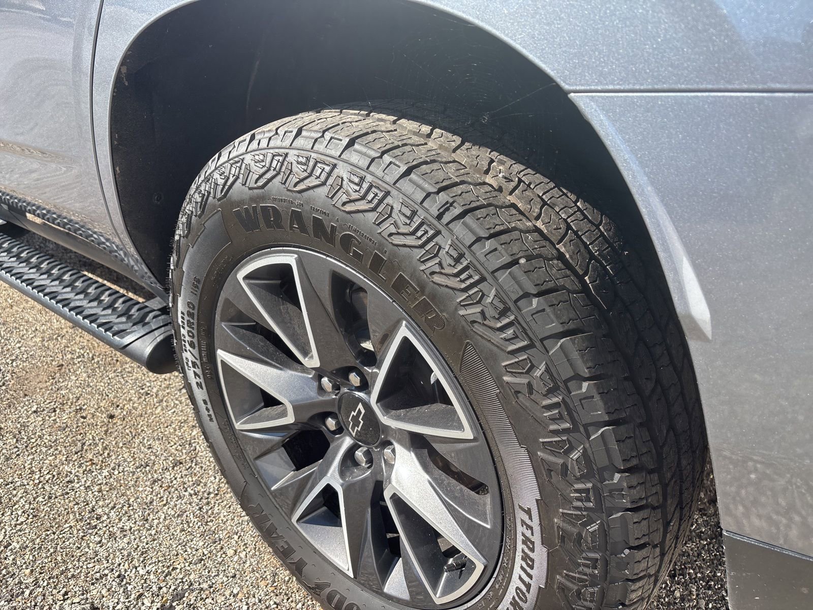 Used 2021 Chevrolet Tahoe Z71 w/ Z71 Signature Package image 4