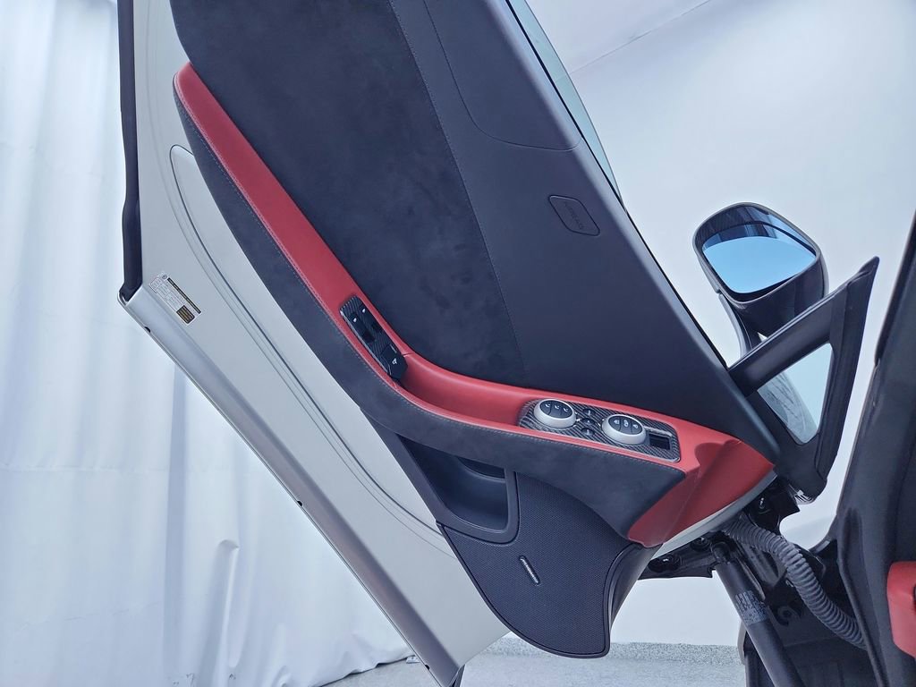 Used 2015 McLaren 650S Spider image 15