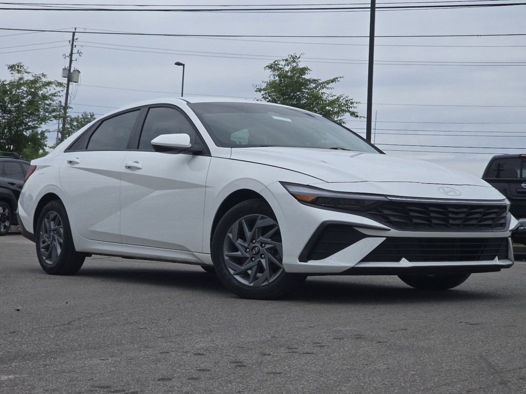 Used 2024 Hyundai Elantra SEL FWD video 1