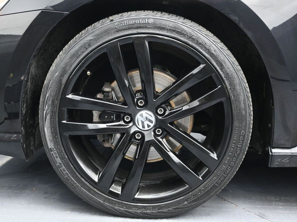 Used 2018 Volkswagen Passat 2.0T S image 11