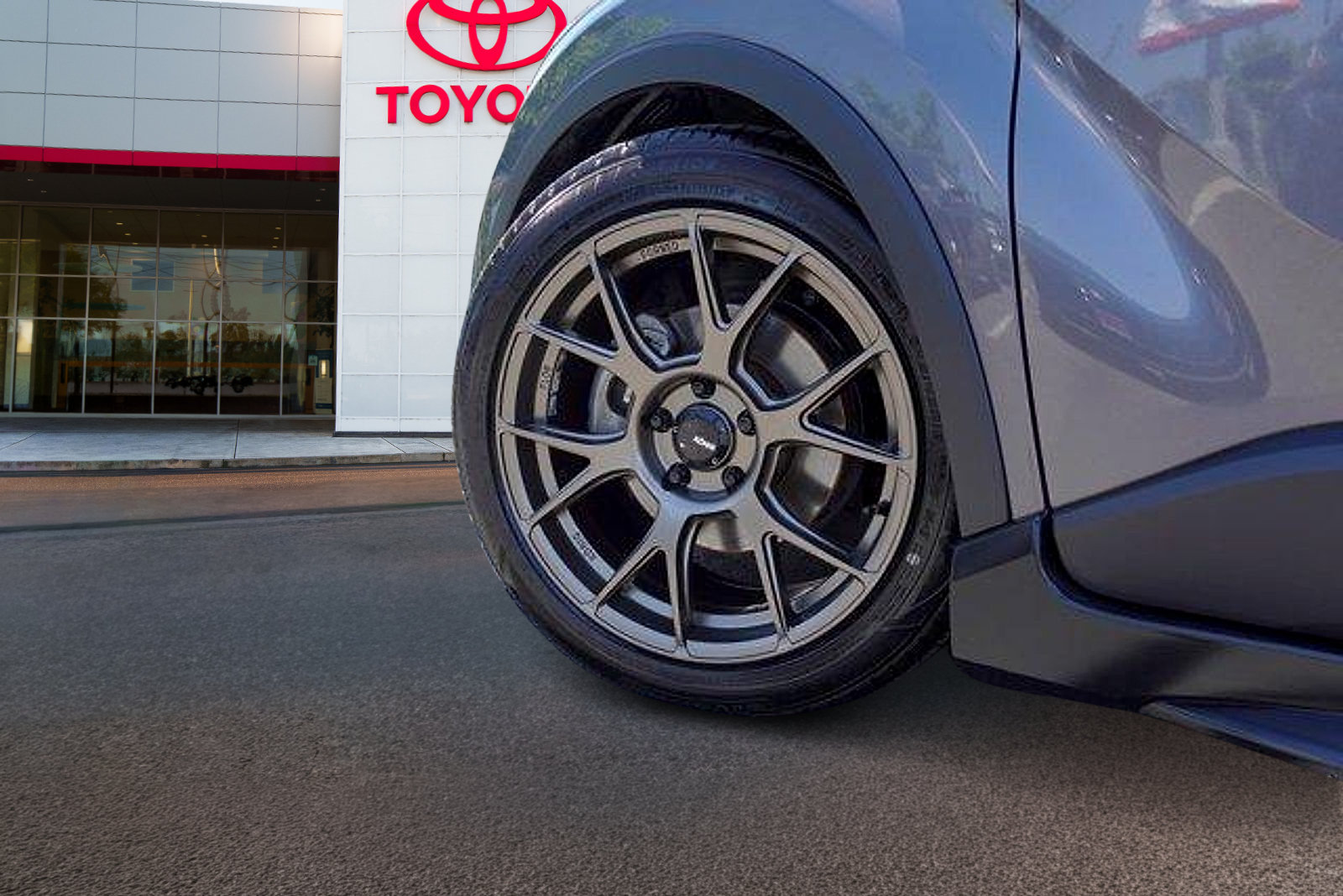 Used 2019 Toyota C-HR XLE FWD image 8