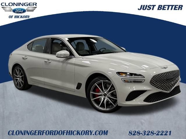 Used 2025 Genesis G70 2.5T image 1