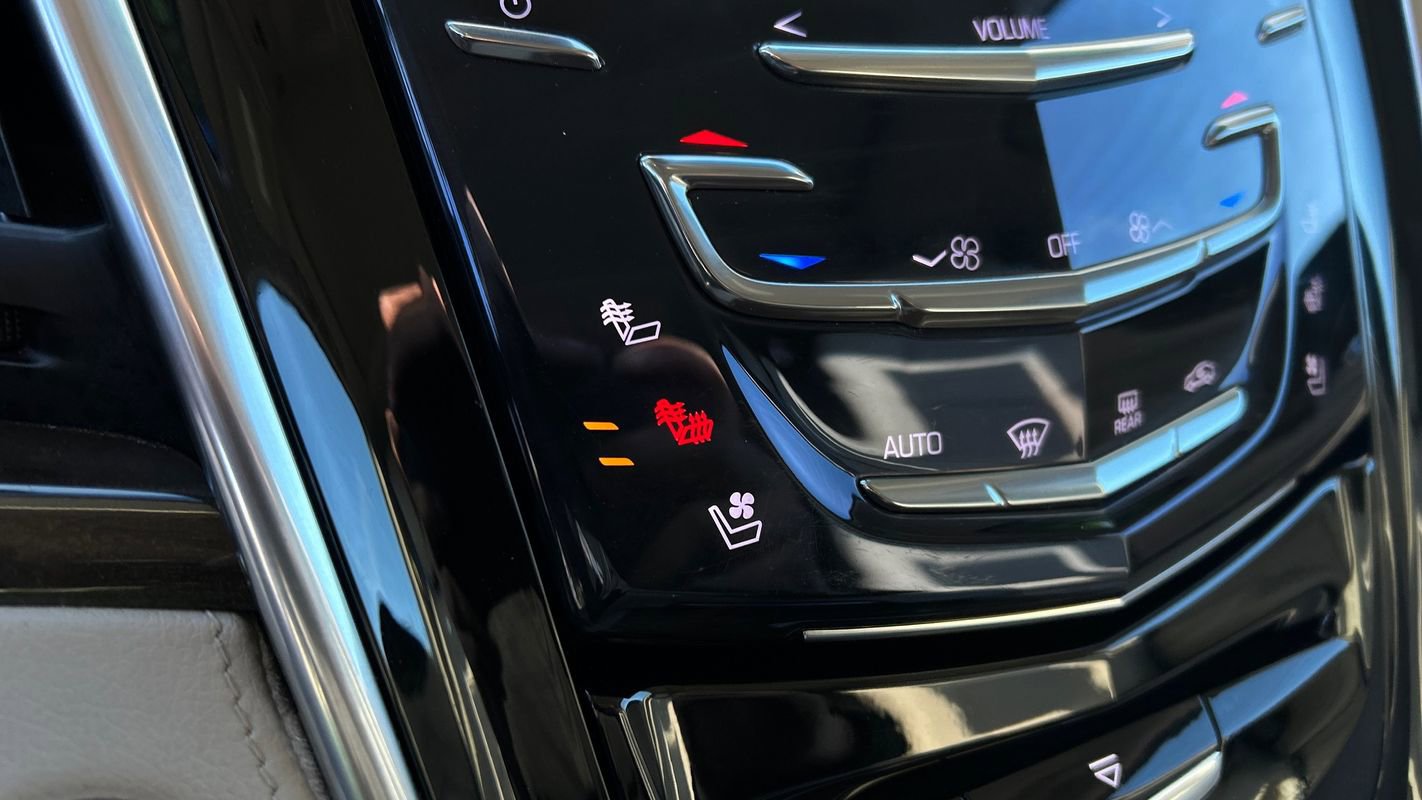 Used 2019 Cadillac Escalade ESV Luxury image 41