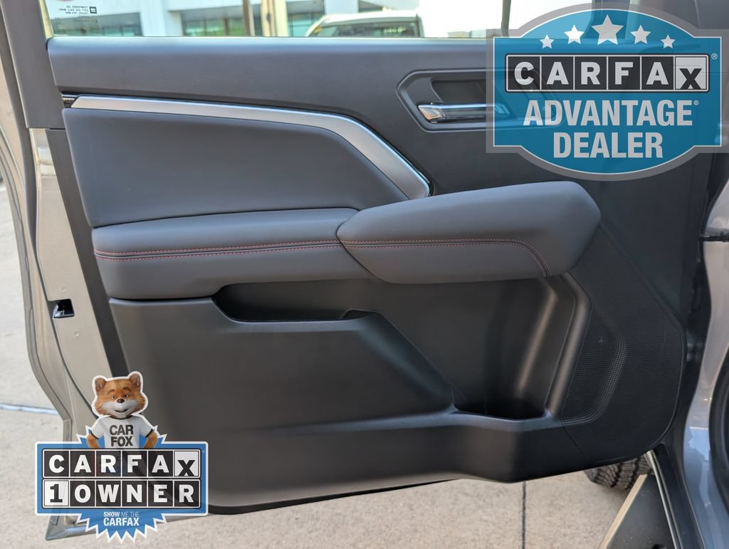 Certified 2025 Chevrolet Colorado Z71 w/ Technology Package AWD/4WD image 17