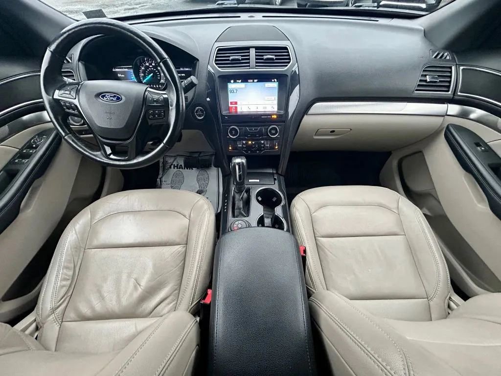 Used 2018 Ford Explorer XLT w/ Equipment Group 202A AWD/4WD image 19