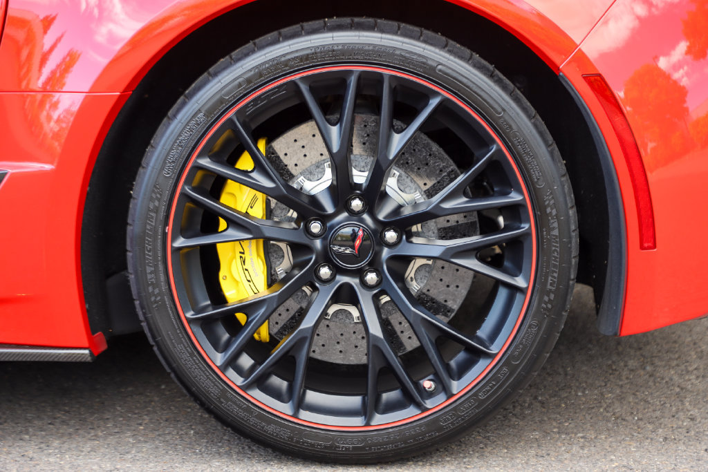 Used 2017 Chevrolet Corvette Z06 w/ Z07 Performance Package RWD image 61