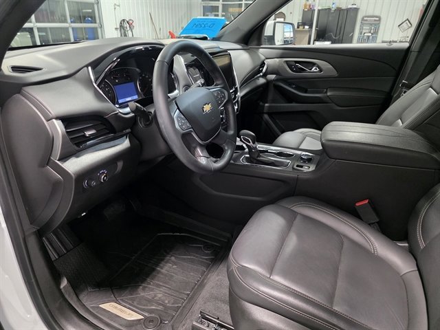 Used 2023 Chevrolet Traverse LT w/ LPO, Floor Liner Package image 28