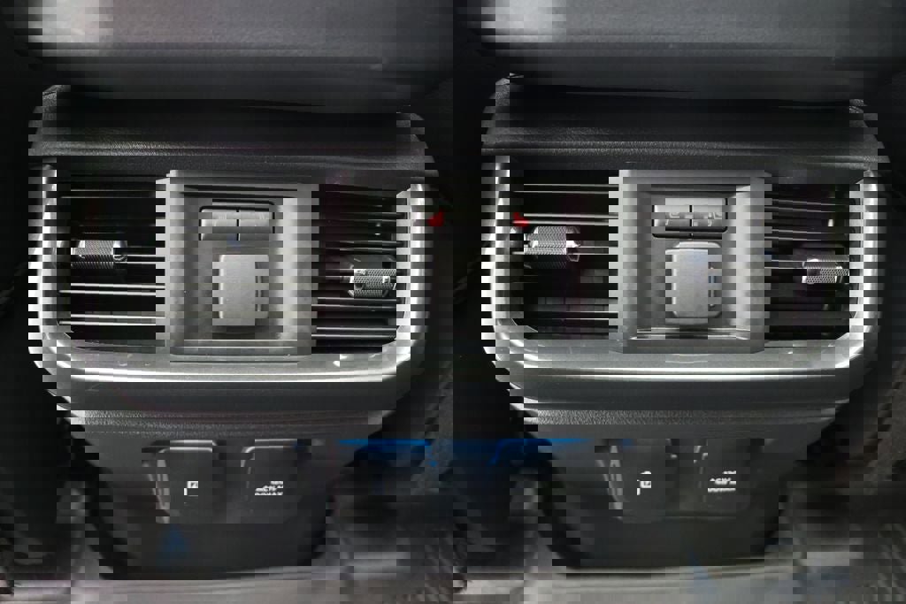 Used 2023 Ford F150 Lariat w/ Equipment Group 502A High image 17