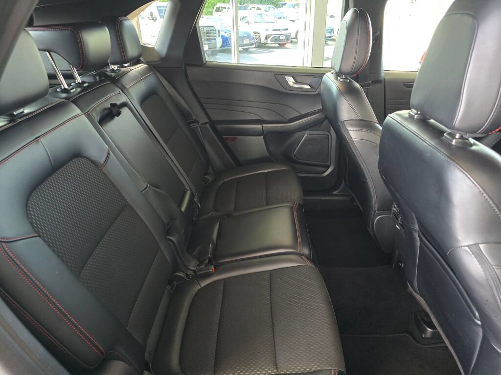 Used 2025 Ford Escape ST-Line Select AWD/4WD image 40
