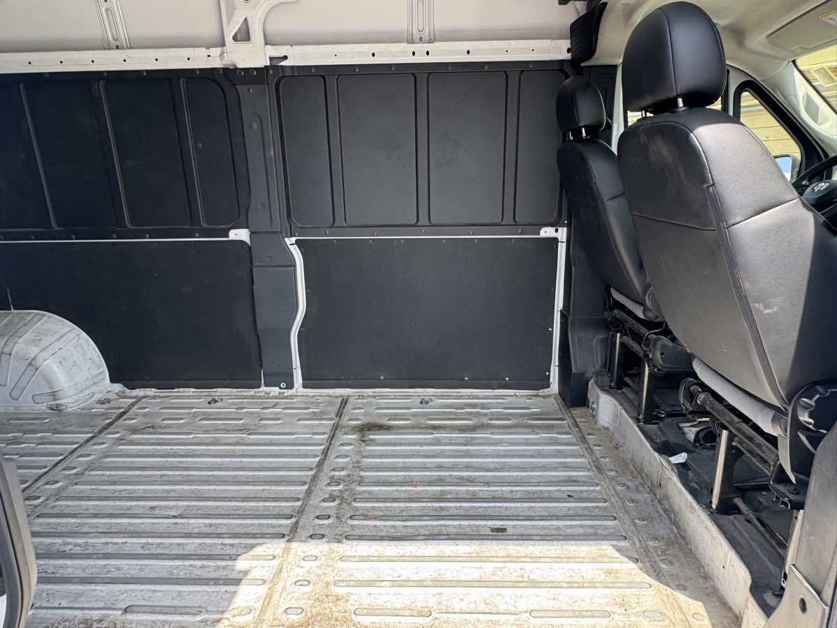 Used 2025 RAM ProMaster 2500 w/ Convenience Group FWD image 12