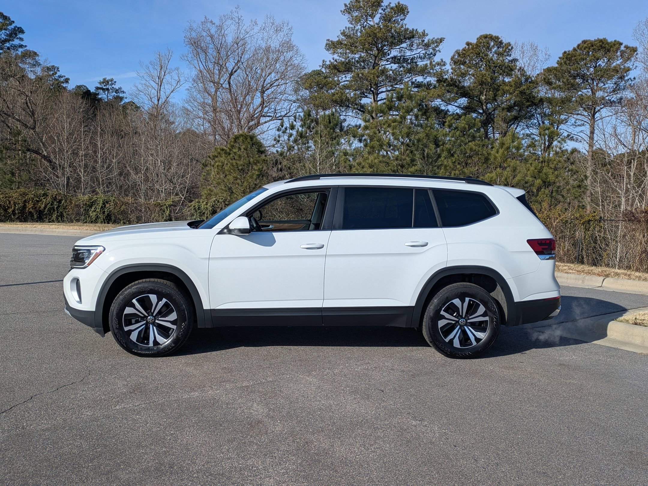 Used 2024 Volkswagen Atlas SE image 8
