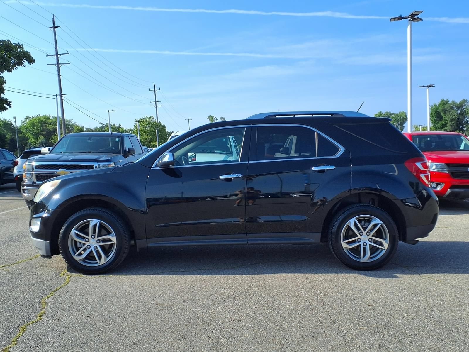 Used 2017 Chevrolet Equinox Premier w/ Enhanced Convenience Package FWD image 8