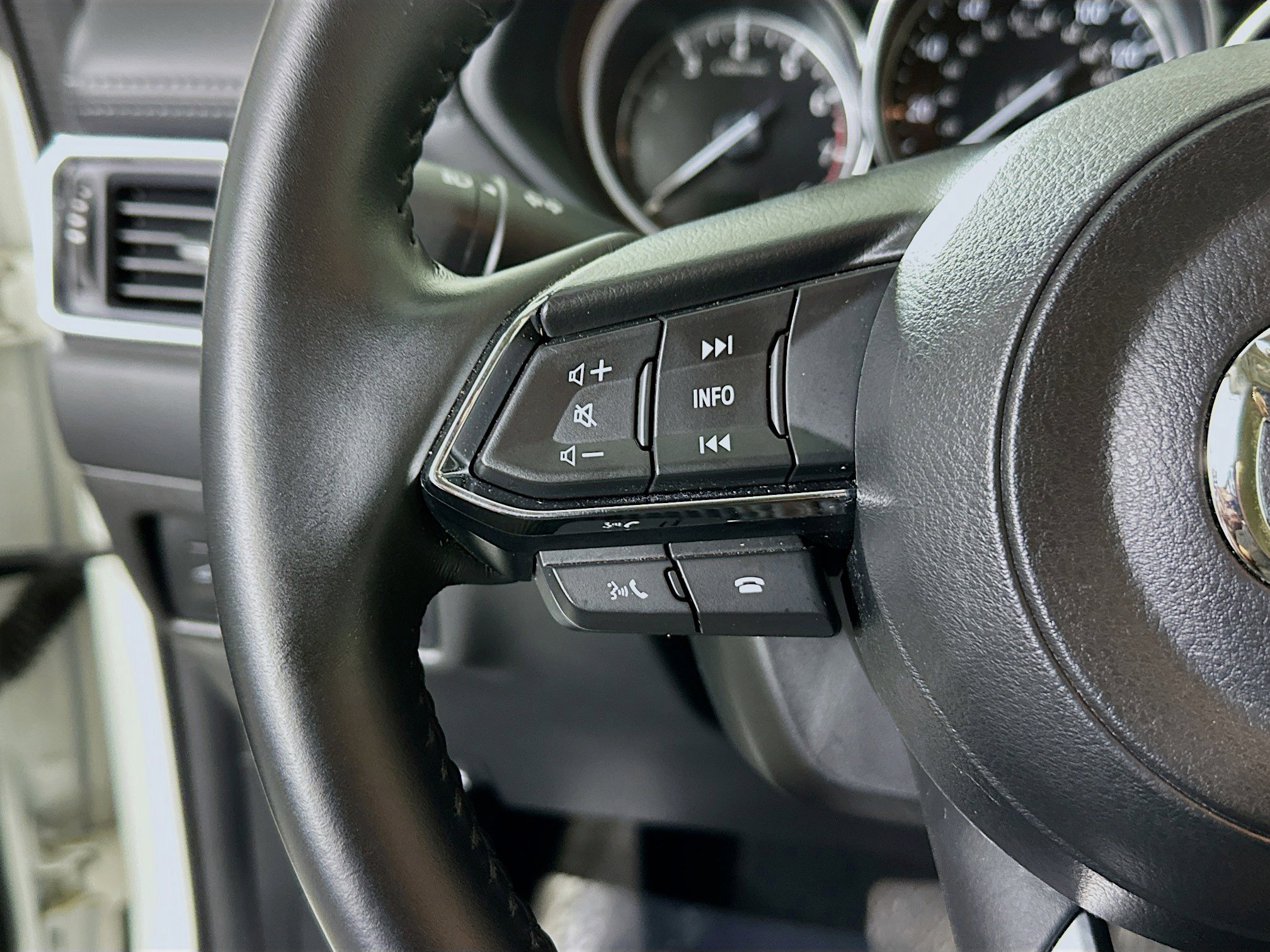 Used 2025 MAZDA CX-5 AWD 2.5 S w/ Preferred Package image 16