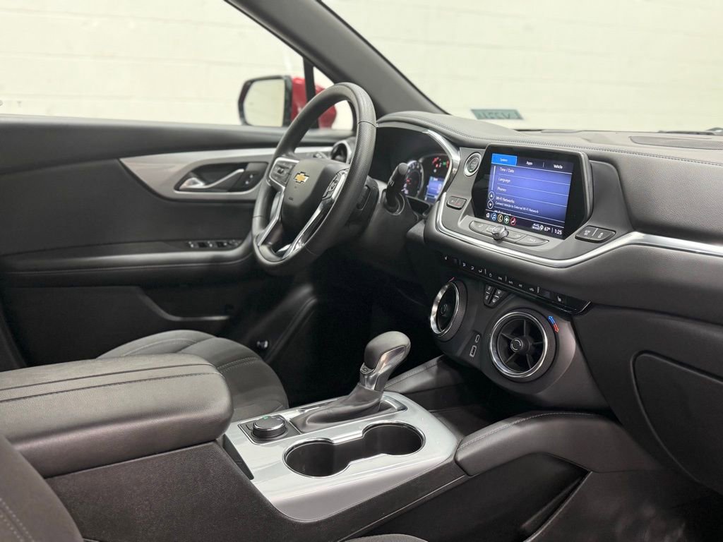 Used 2022 Chevrolet Blazer LT FWD image 29