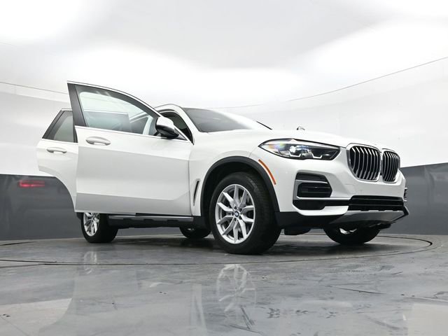 Used 2023 BMW X5 xDrive40i w/ Climate Comfort Package image 41