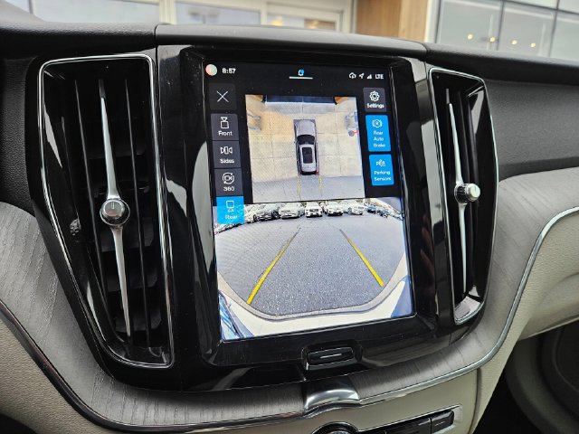 Used 2024 Volvo XC60 B5 Plus w/ Protection Package Premier AWD/4WD image 28