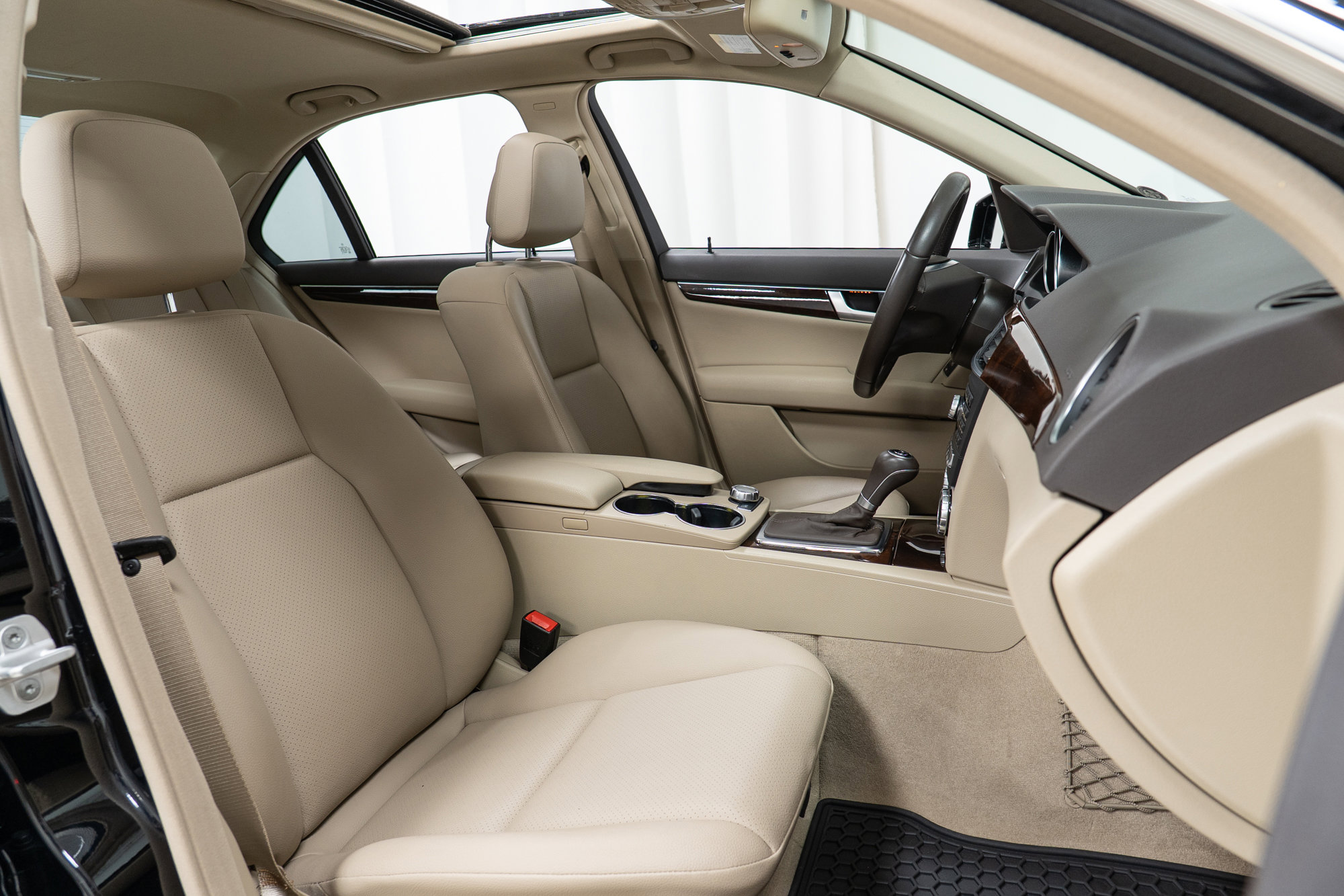 Used 2014 Mercedes-Benz C 300 4MATIC Sedan image 22