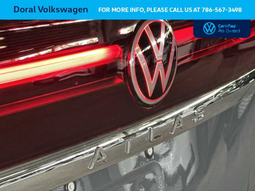 Used 2026 Volkswagen Atlas Cross Sport SE w/ Black Wheel Package FWD image 10