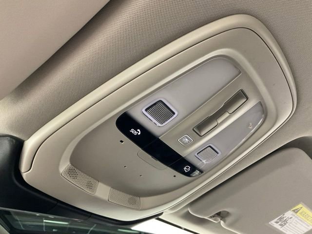 Certified 2025 Volvo XC60 B5 Plus image 25