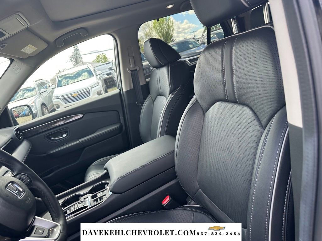 Used 2025 Honda Pilot Elite image 11