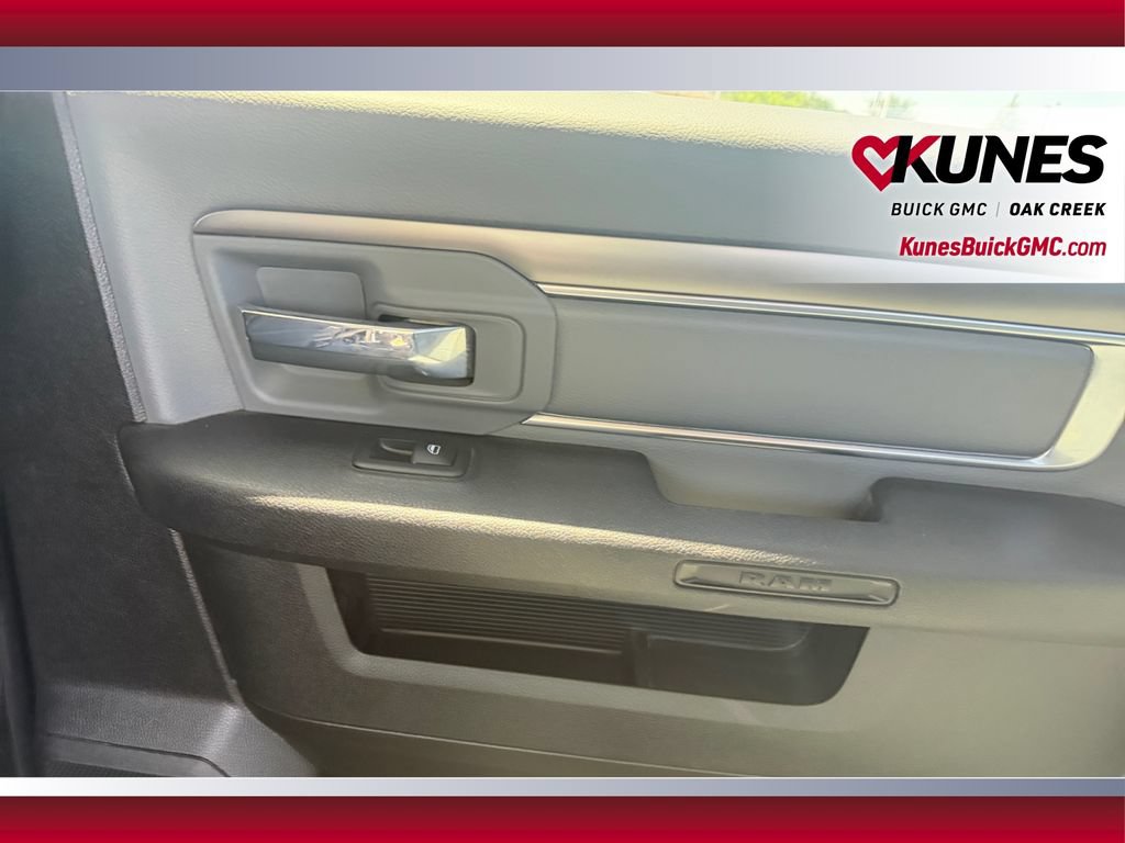 Used 2022 RAM 1500 Classic SLT AWD/4WD image 34