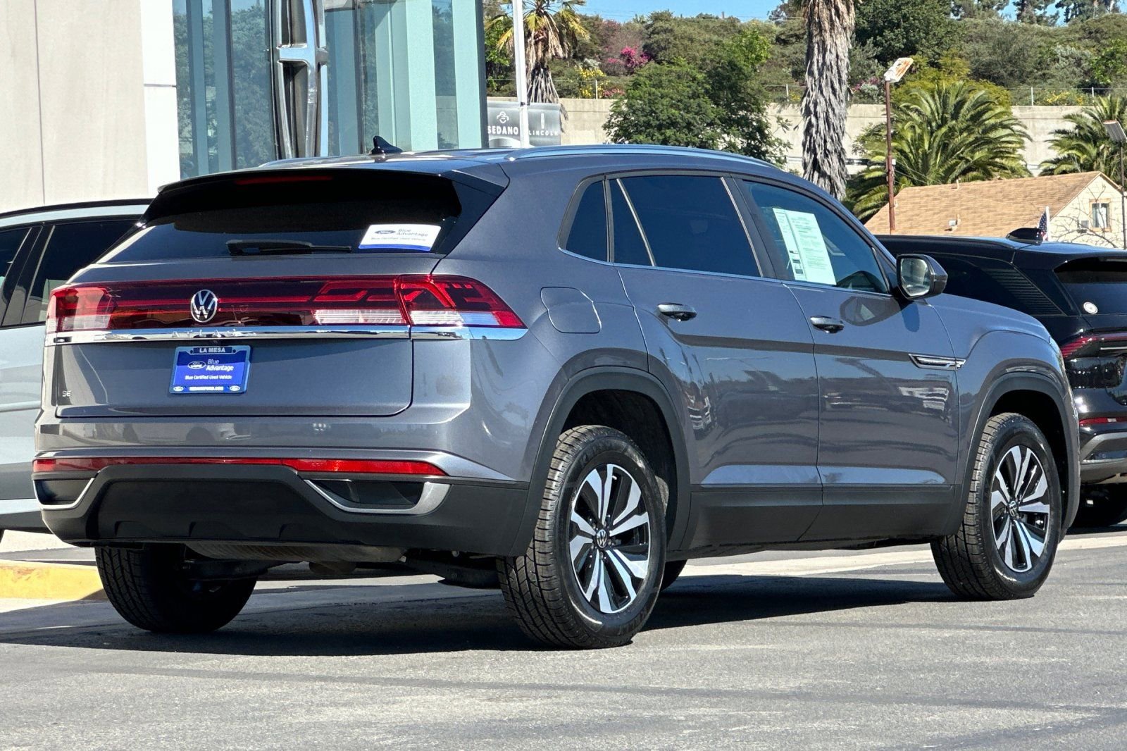 Used 2024 Volkswagen Atlas Cross Sport SE image 3