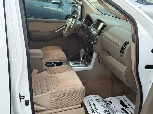 Used 2011 Nissan Pathfinder SV image 22