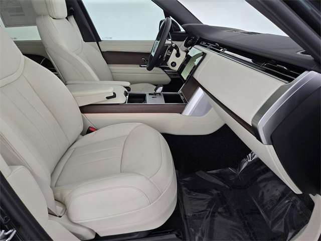 New 2026 Land Rover Range Rover SE image 3