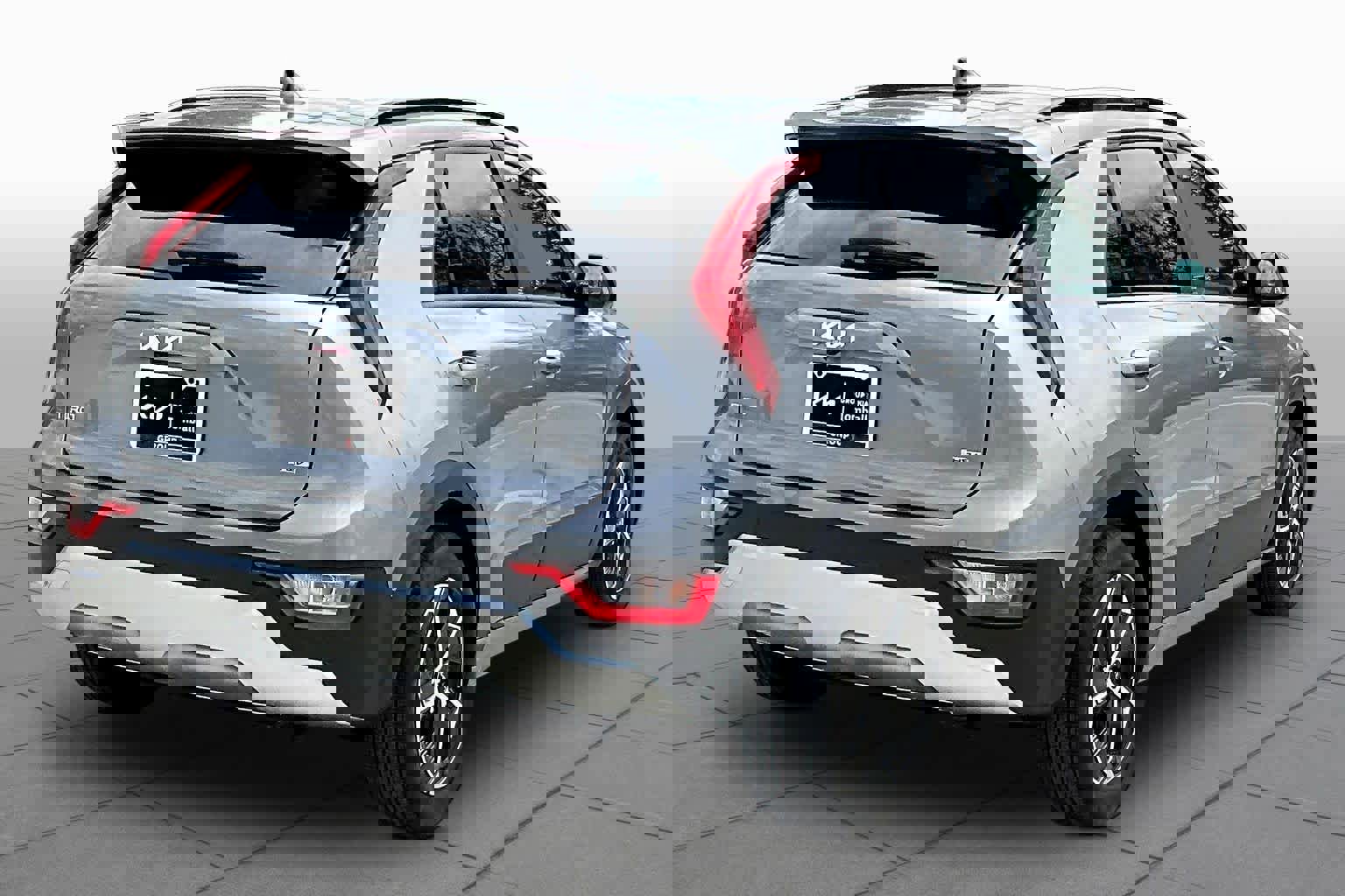 Used 2025 Kia Niro EX image 13