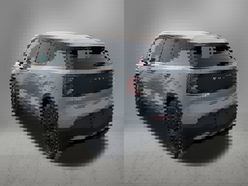 Certified 2026 Volvo EX30 Cross Country Ultra w/ Protection Package Premier image 4