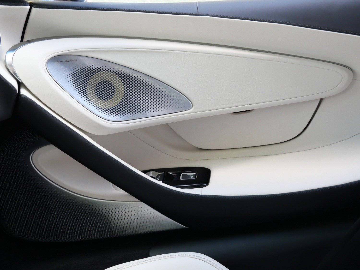 Used 2026 McLaren GTS RWD image 14