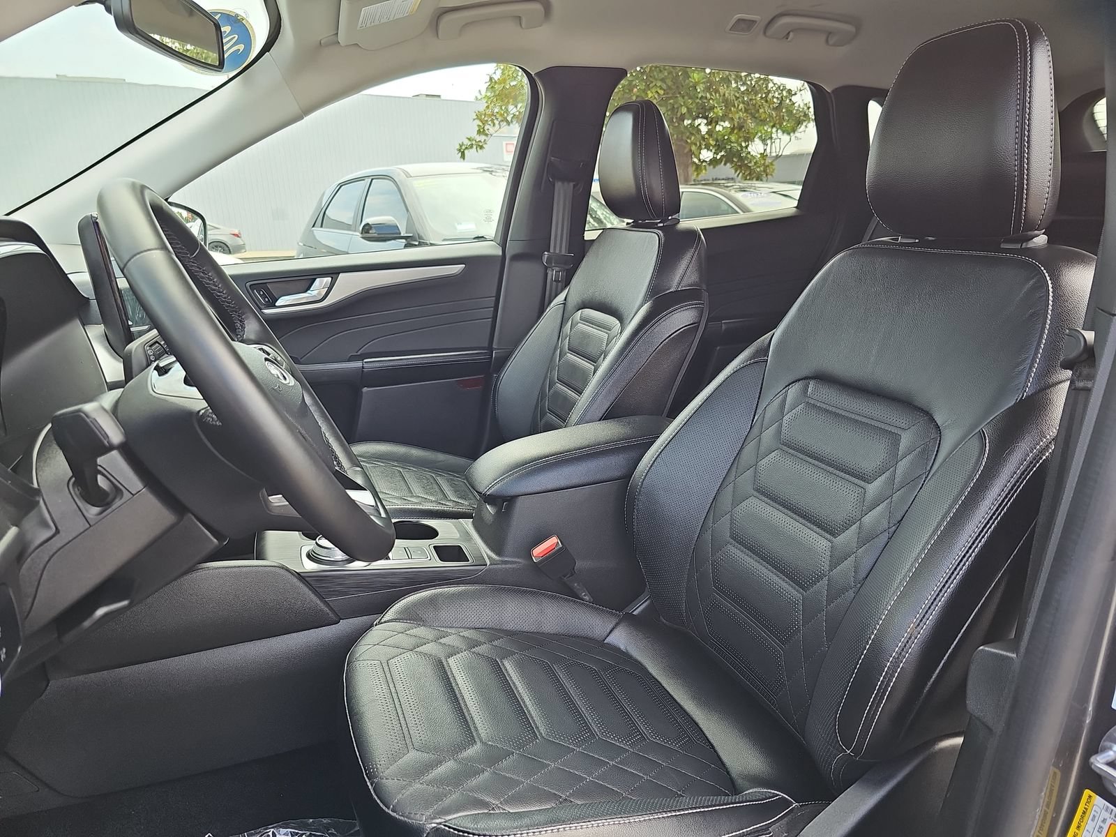 Used 2024 Ford Escape Platinum w/ Premium Technology Package AWD/4WD image 15